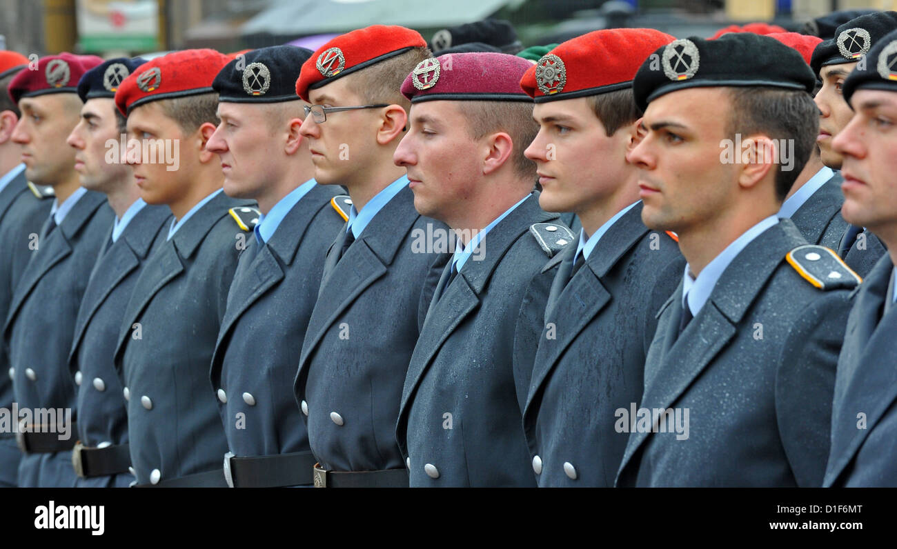 460 officers are appointed to first lieutnants during a ceremonial appeal on Theater square in Dresden, Germany, 18 December 2012. Photo: MATTHIAS HIEKEL Stock Photo