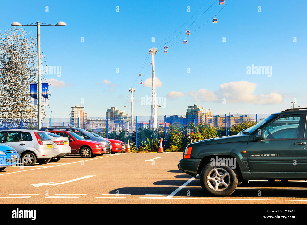 Emirates Air Line cable cars dominating the skyline on the Greenwich Peninsula, North Greenwich, London, UK Stock Photo