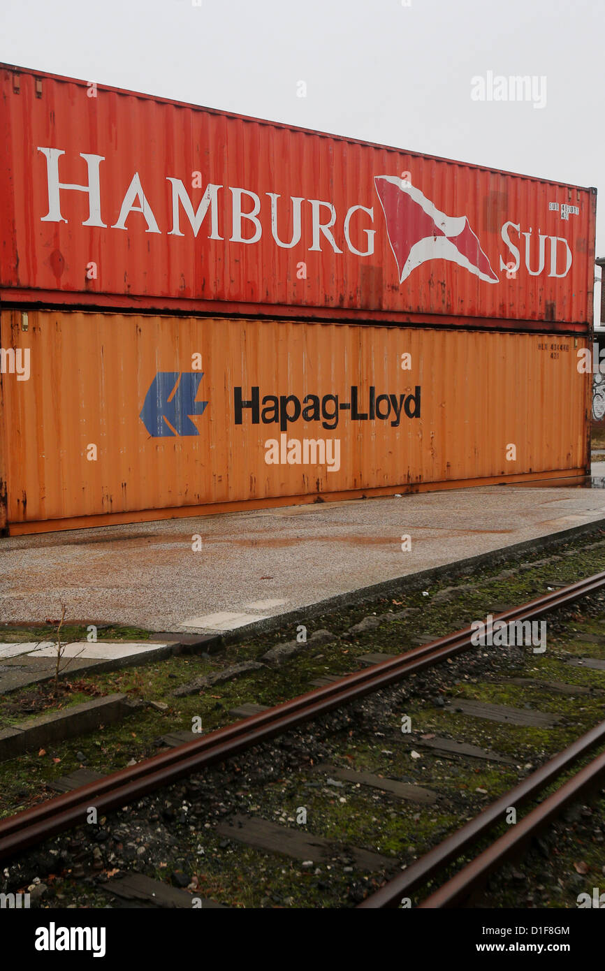 Container of the shipping company Hamburg Sued and HapagLloyd are