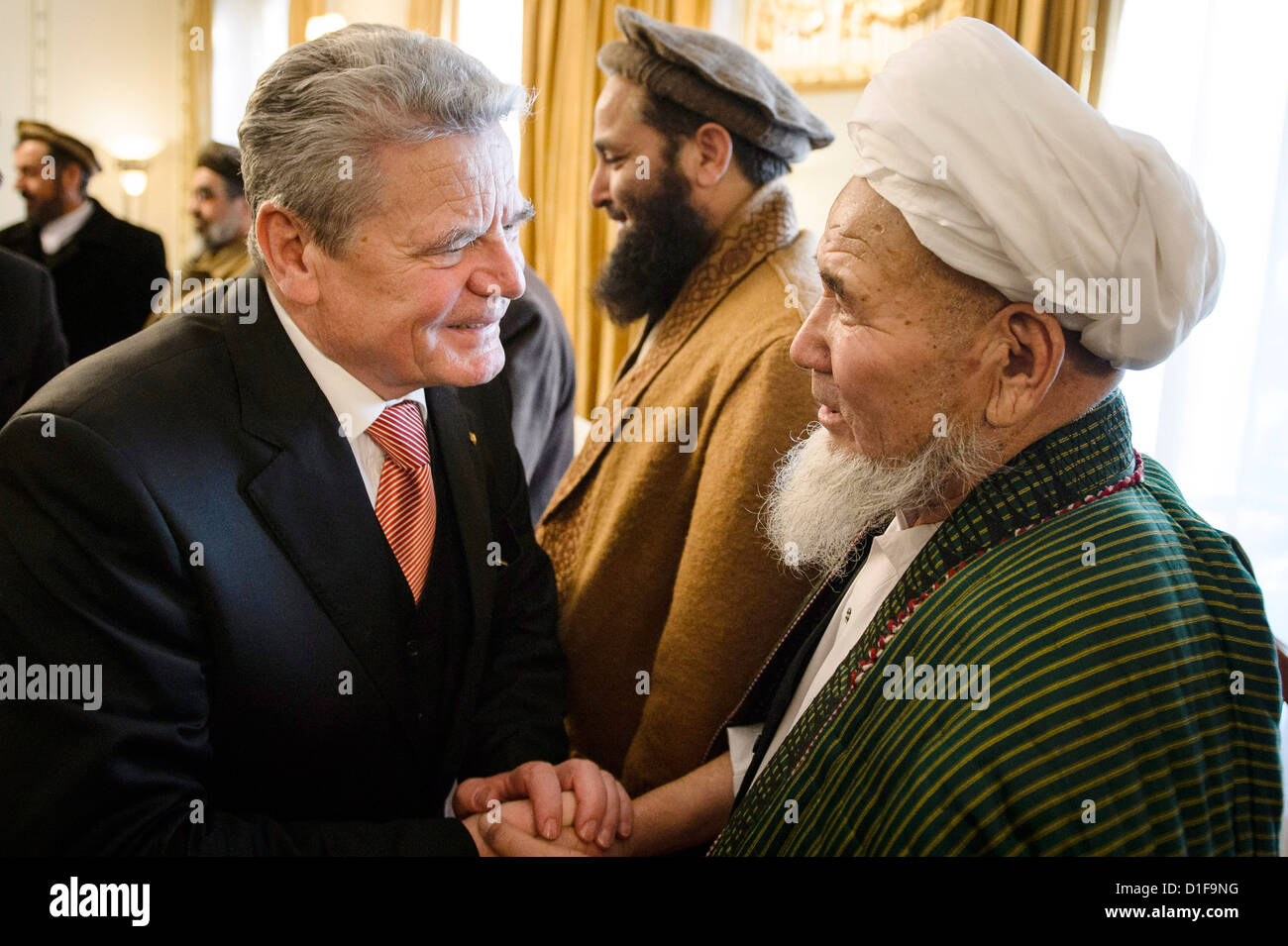 (HANDOUT) A handout dated 18 December 2012 shows German President Joachim Gauck (L) meeting religious representatives at the Royal Palace in Kabul, Afghanistan, 18 December 2012. Photo: GERMAN GOVERNMENT/STEFFEN KUGLER Stock Photo