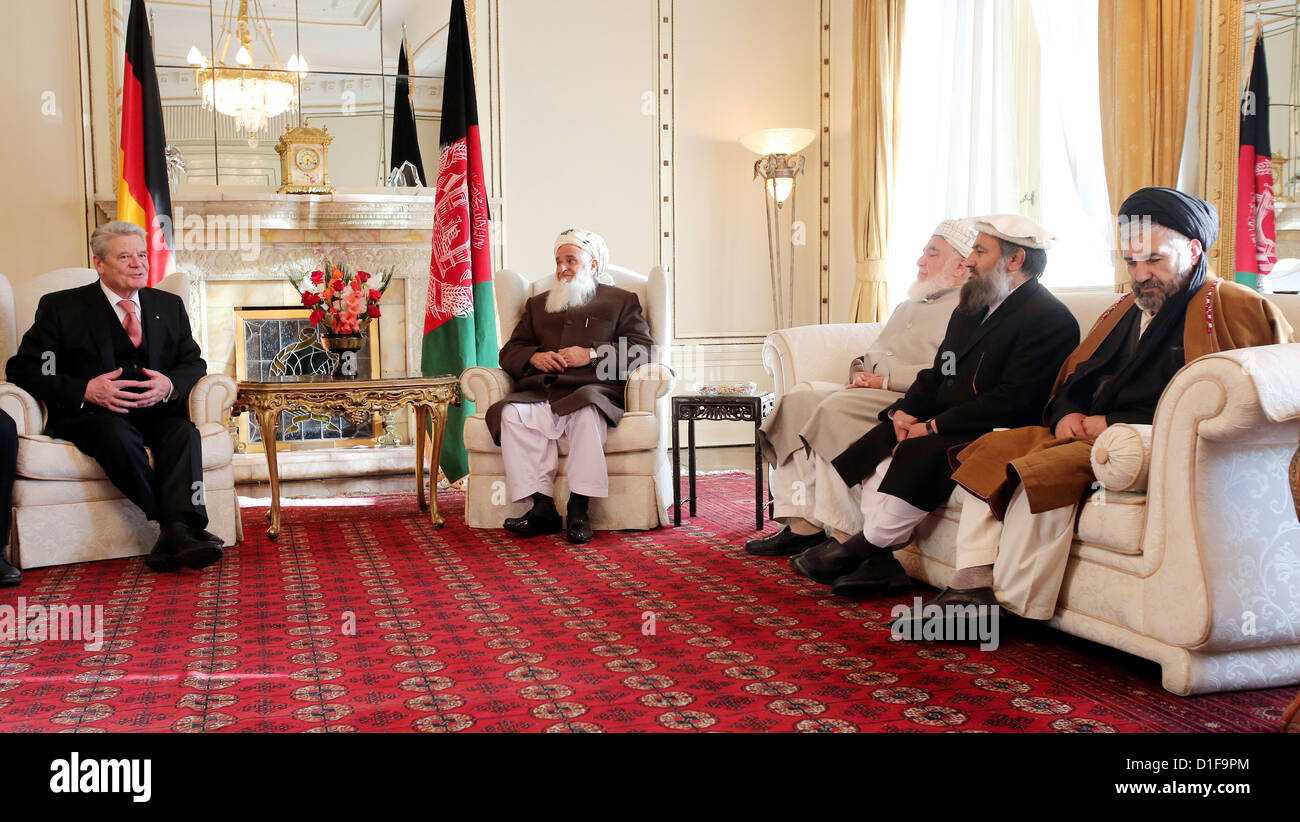 (HANDOUT) A handout dated 18 December 2012 shows German President Joachim Gauck (L) meeting religious representatives at the Royal Palace in Kabul, Afghanistan, 18 December 2012. Photo: GERMAN GOVERNMENT/STEFFEN KUGLER Stock Photo