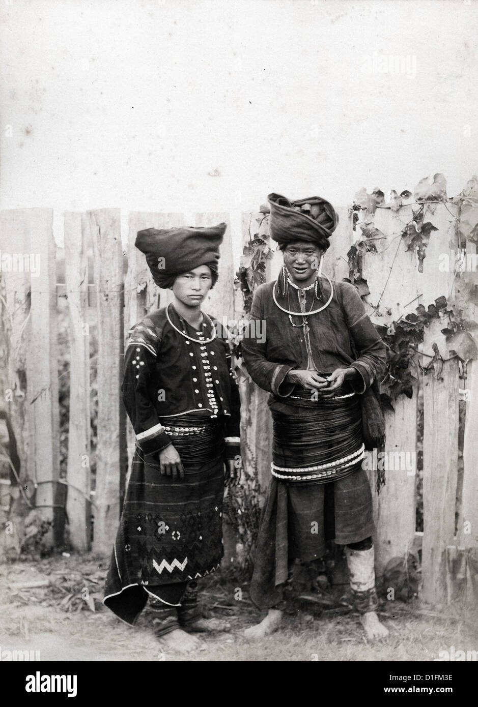 ミャンマー北部 カチン族 写真集「The Kachin」Teak House 洋書