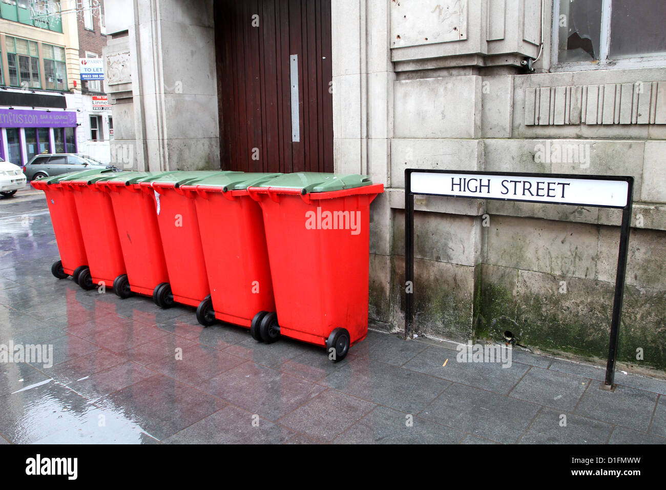 Bins on the street hi-res stock photography and images - Alamy