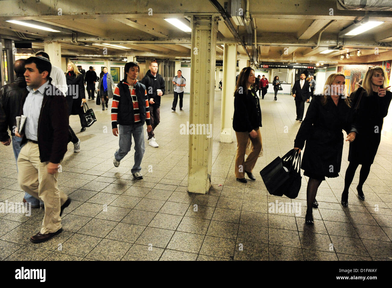 Metro Subway Manhattan Underground High Resolution Stock Photography ...