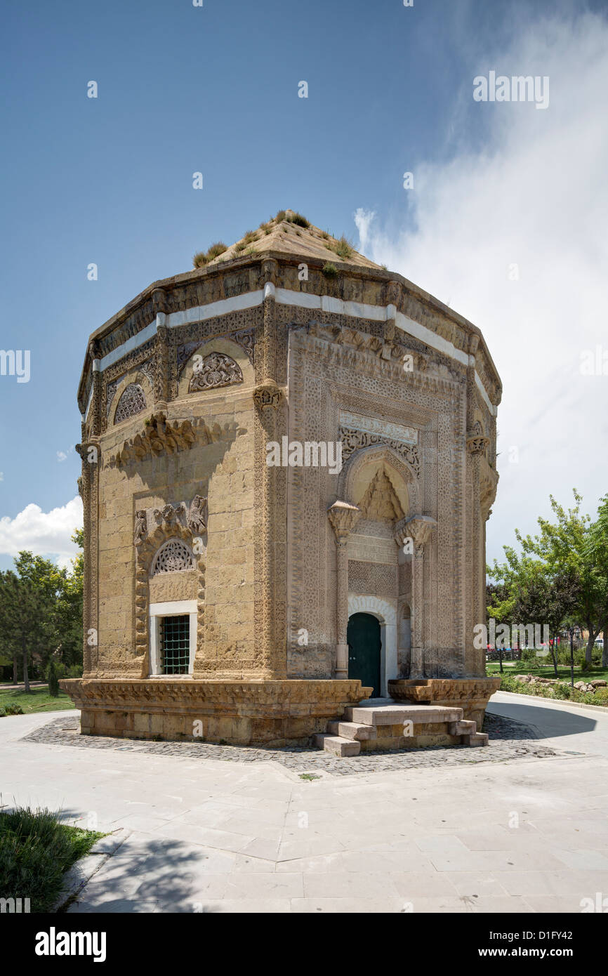 Hudavend Hatun mausoleum, Nigde, Turkey Stock Photo
