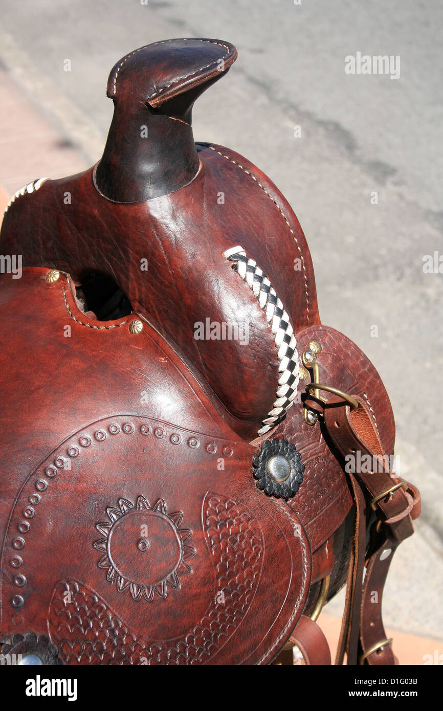 The saddle horn and seat of a handmade saddle in a saddle makers shop in  Cotacachi, Ecuador Stock Photo - Alamy