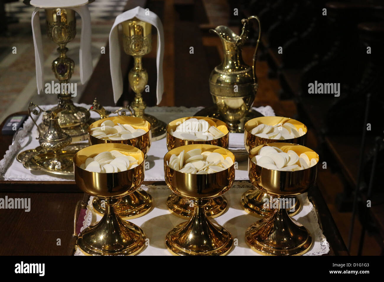 Eucharistic celebration, Notre Dame Cathedral, Paris, France, Europe Stock Photo