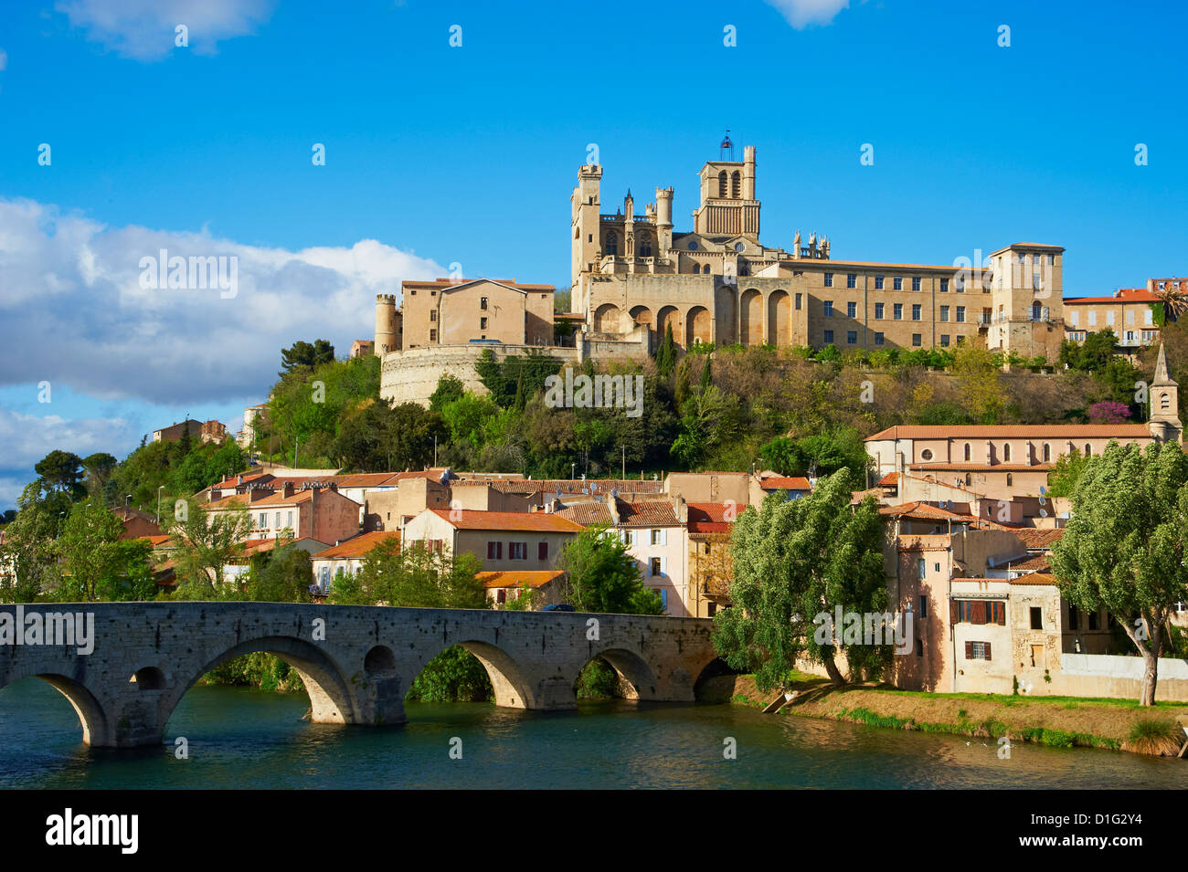 Cathedral Saint-Nazaire and Pont Vieux (Old Bridge) over the River Orb, Beziers, Herault, Languedoc, France, Europe Stock Photo