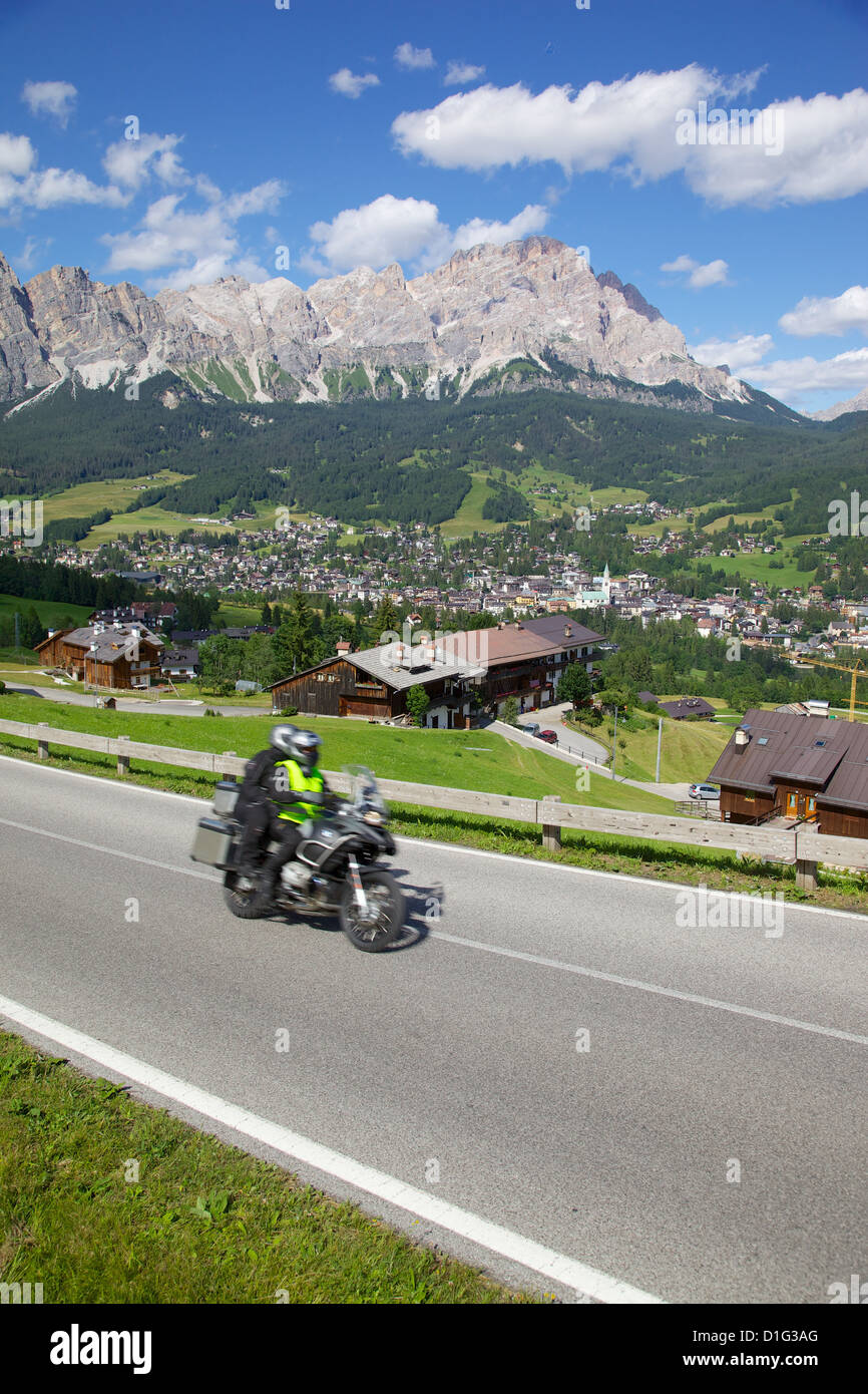 View of town and mountains, Cortina d' Ampezzo, Belluno Province, Veneto, Dolomites, Italy, Europe Stock Photo