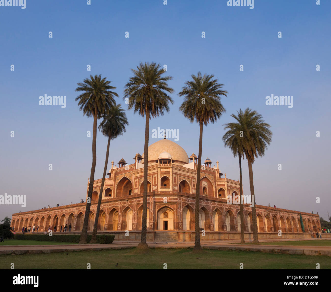 Humayuns tomb new delhi hi-res stock photography and images - Alamy