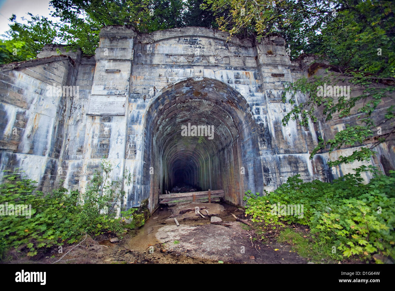 Original Cascade Tunnel into Wellington, Washington, site of the 1910 Avalanche Stock Photo Alamy