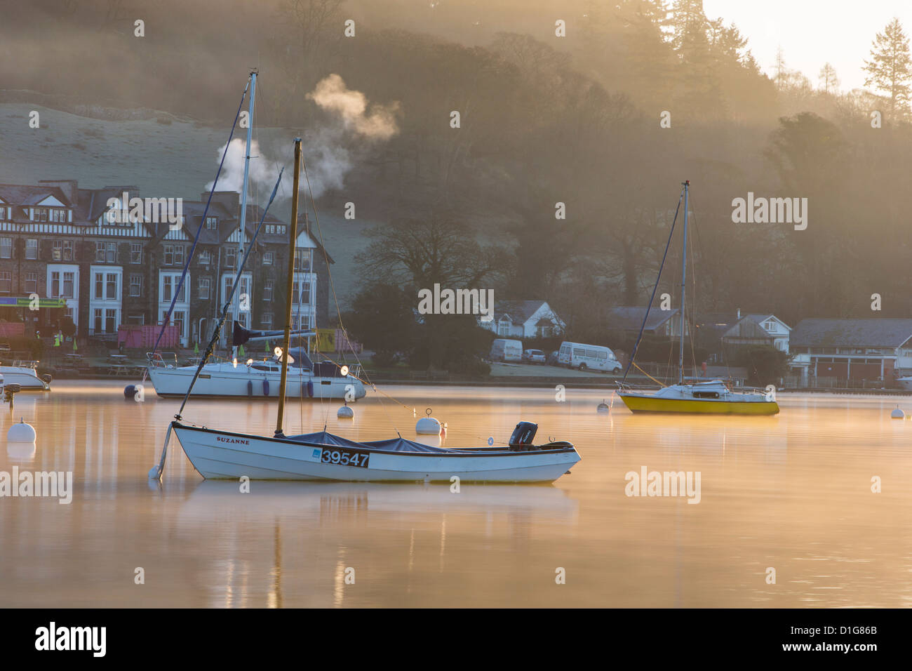 Yacht su windermere hires stock photography and images Alamy