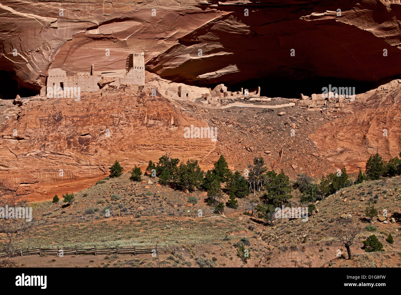 The Mummy cave, Canyon de Chelly, Chinle, Arizona, USA Stock Photo