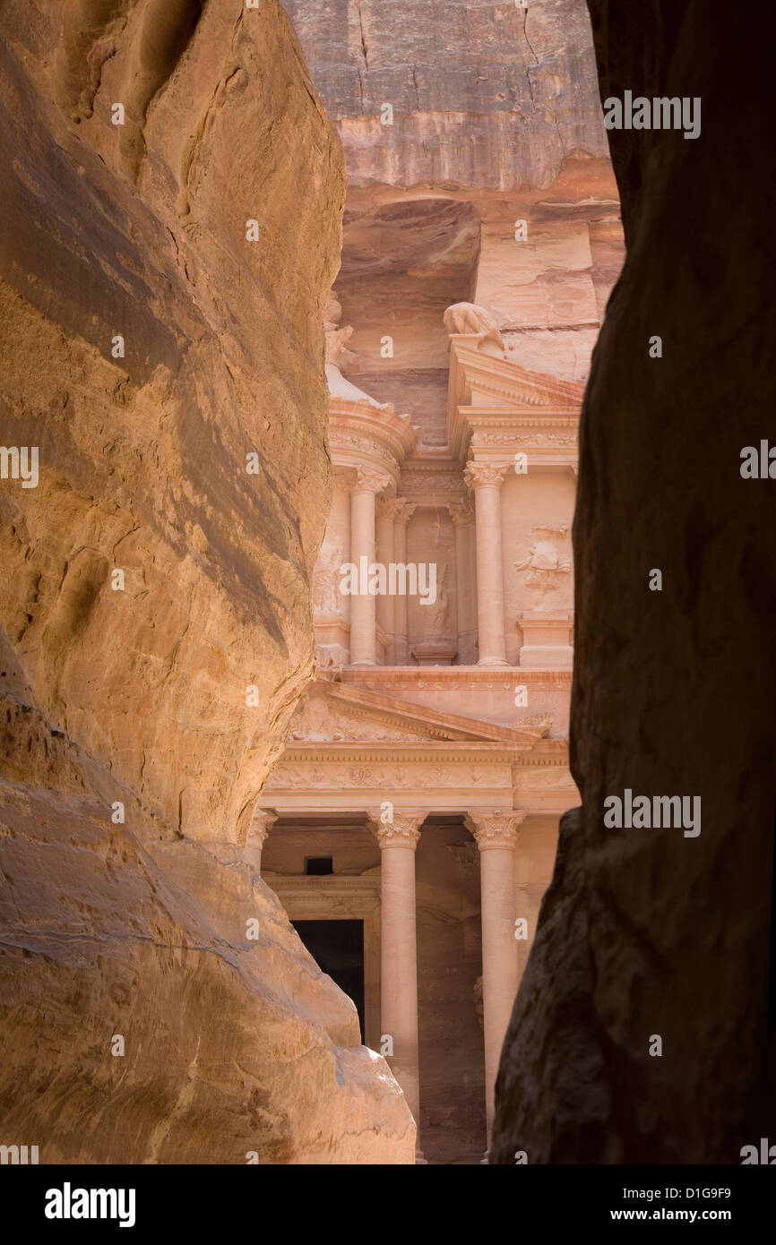 View through the Siq to the Treasury (Al Khazneh), Petra, Jordan. Stock Photo