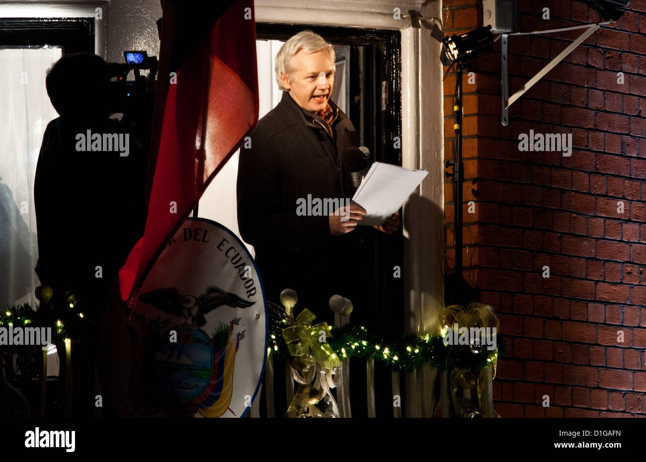 London, UK. 20th December 2012 Julian Assange made a speech from the balcony of the Ecuadorian Embassy where he has been granted asylum. Stock Photo