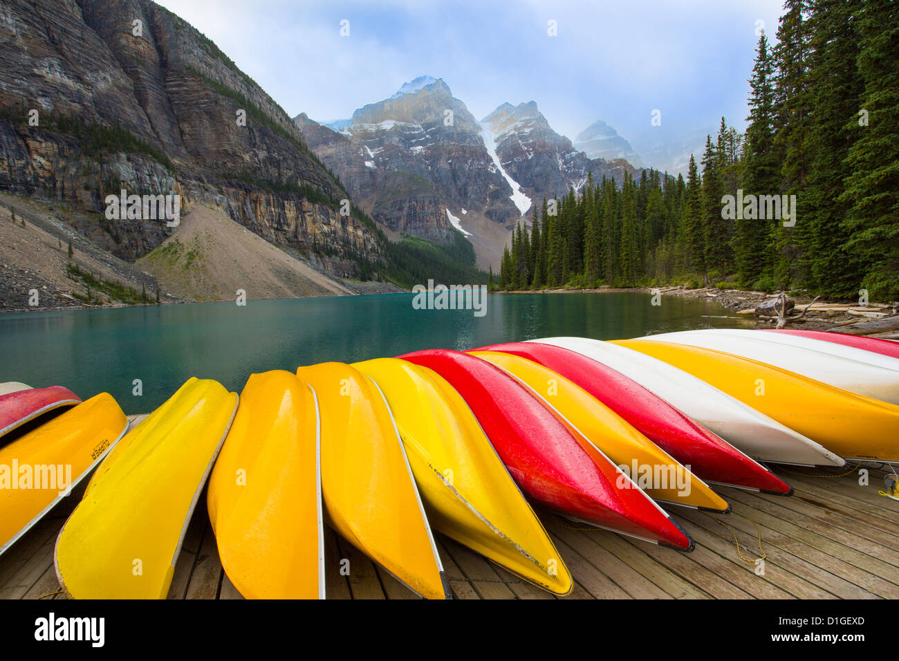 Moraine Lake in the Valley of the Ten Peaks in Banff National Park in ...