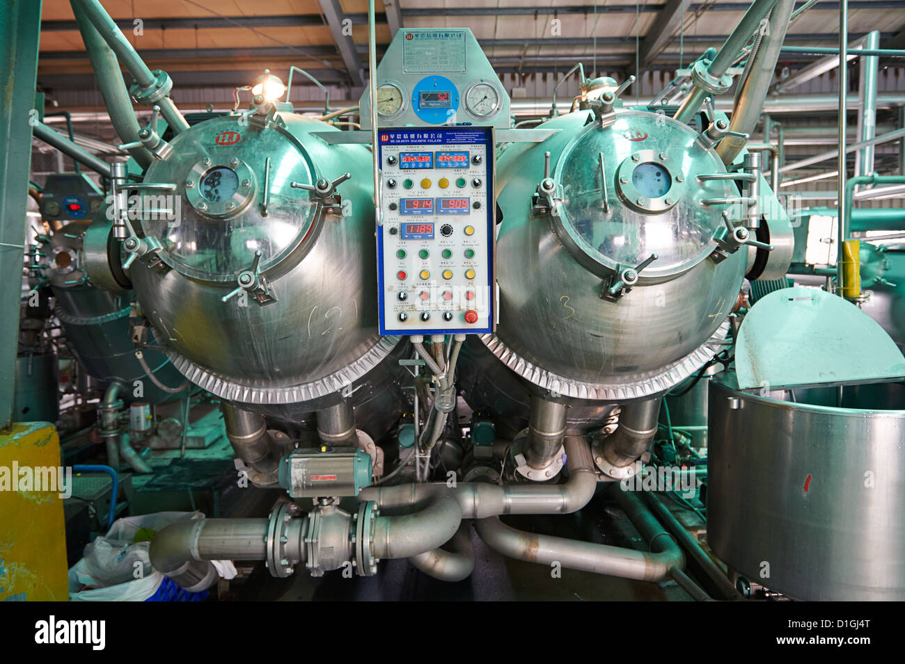 Fabric dye machine hires stock photography and images Alamy