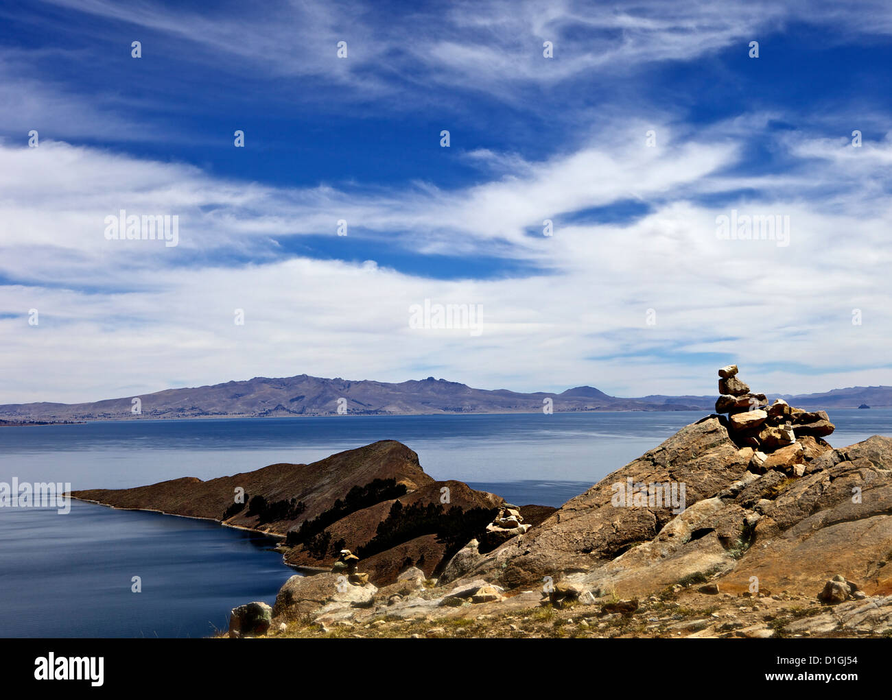 Rocks and lake, Bahia Kona, Isla del Sol, Lake Titicaca, Bolivia, South America Stock Photo