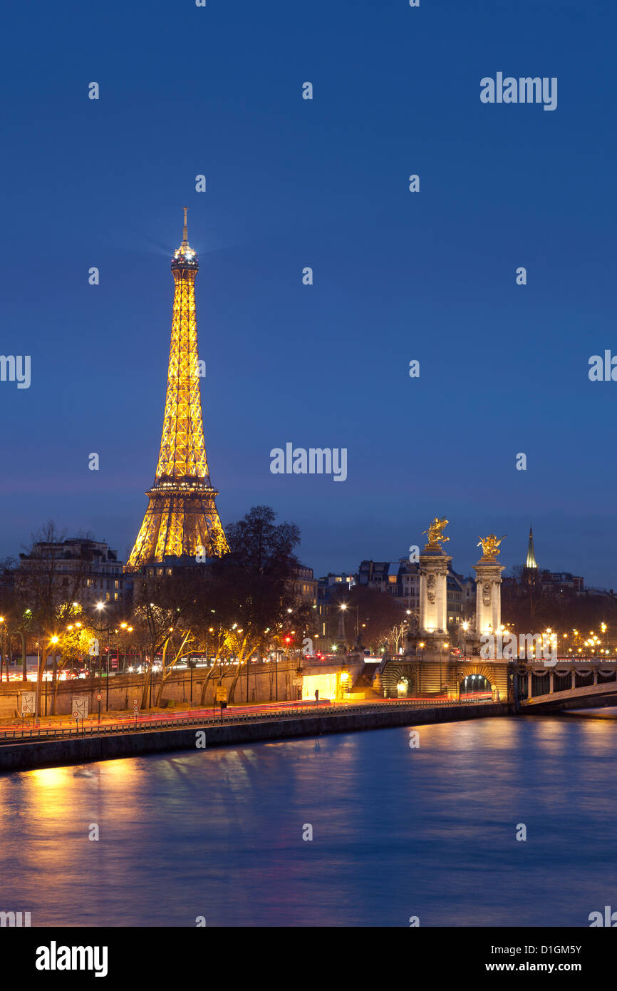 Alexander III bridge and Eiffel tower, Paris, France Stock Photo