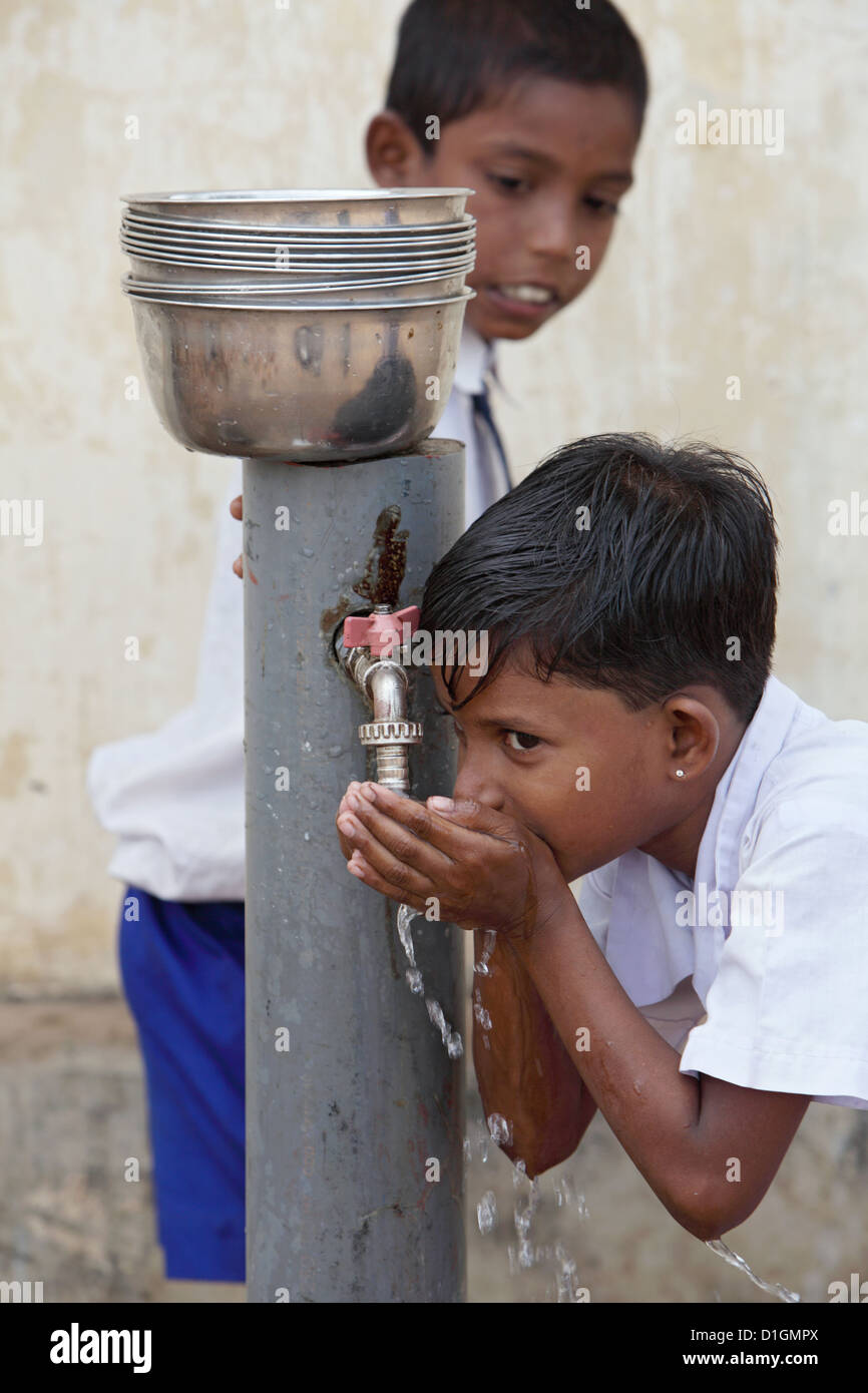 Sri lankan school girl hires stock photography and images Alamy