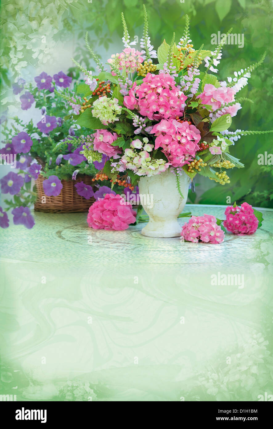 Pink green bouquet flowers hi-res stock photography and images - Alamy