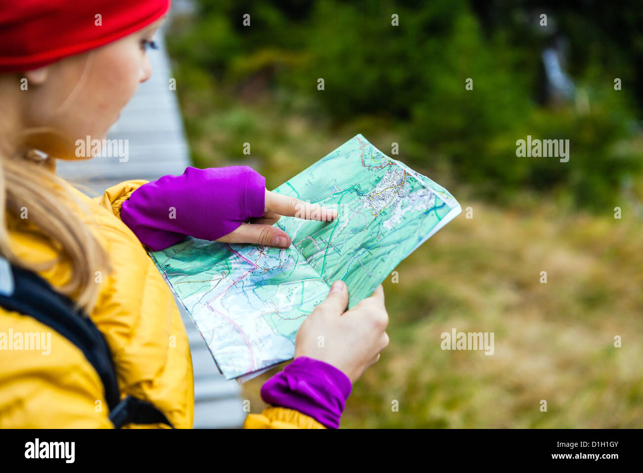 Map reading woman hiker backpack hi-res stock photography and images ...