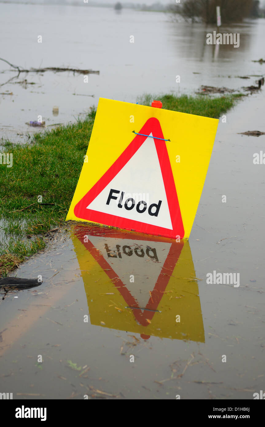 22nd December 2012. The River Trent burst its Banks and causes road closures in Hoveringham, UK. Stock Photo