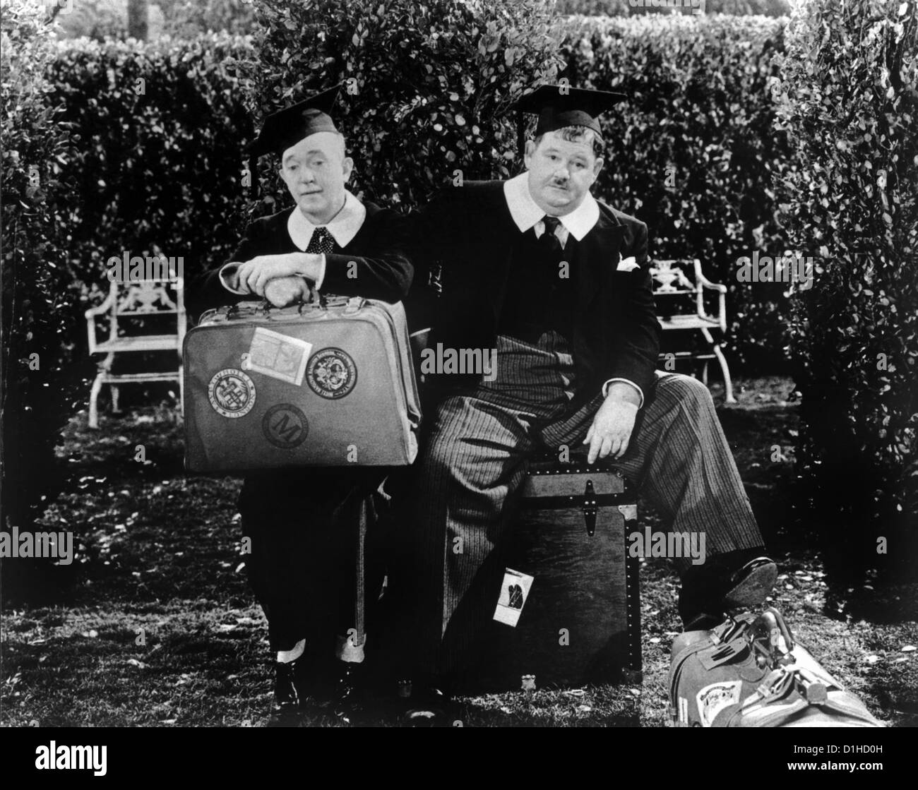 A CHUMP AT OXFORD (1940) STAN LAUREL, OLIVER HARDY, ALFRED GOULDING (DIR) CAOX 003 MOVIESTORE COLLECTION LD Stock Photo