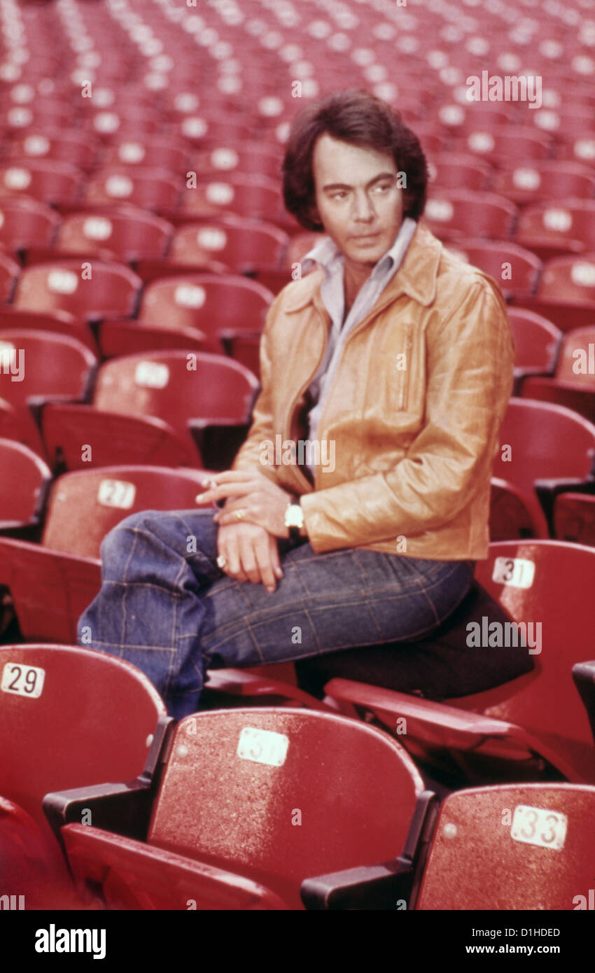 1971 Singer Songwriter NEIL DIAMOND Photo POSING IN ENGLAND #2 June 21 