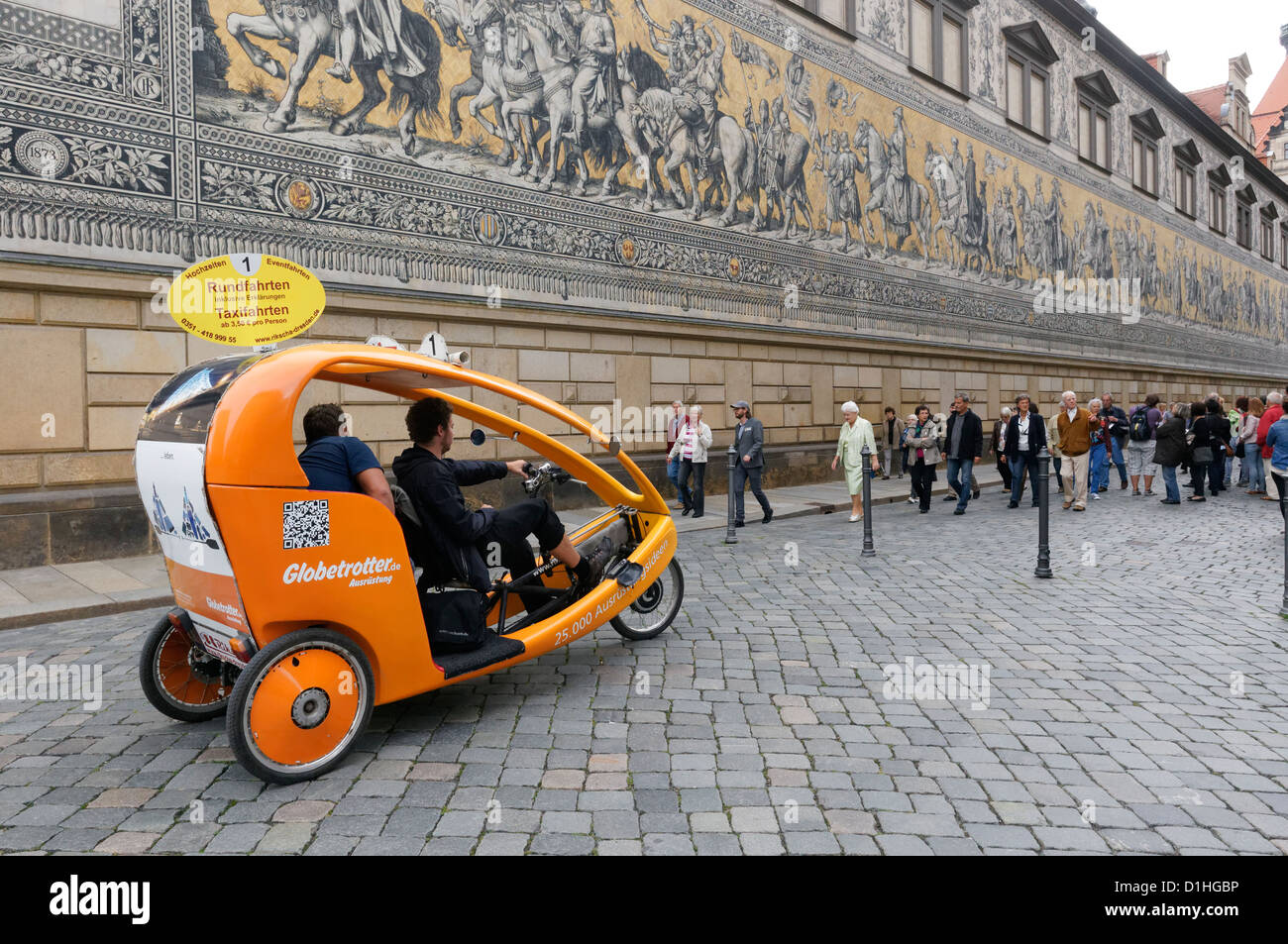Bike taxi hi-res stock photography and images - Alamy
