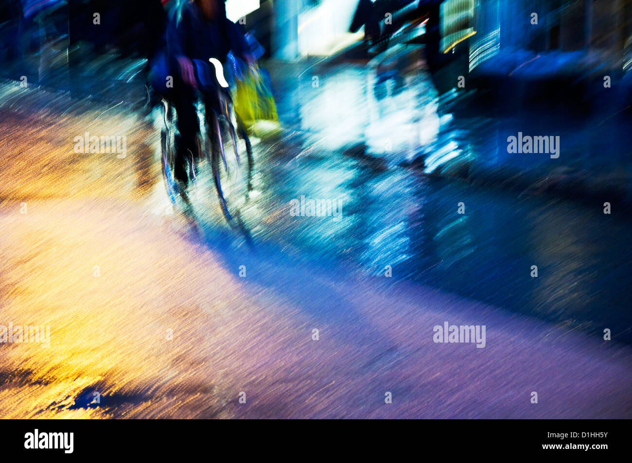 Rain commute cycle hires stock photography and images Alamy