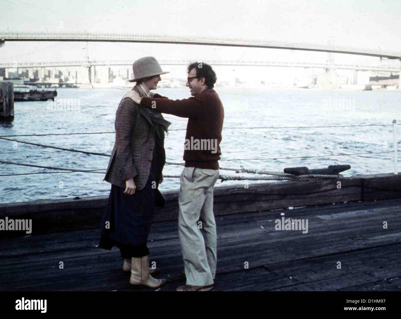 Der Stadtneurotiker   Annie Hall   Annie Hall (Diane Keaton), Alvy Singer (Woody Allen) *** Local Caption *** 1977  -- Stock Photo