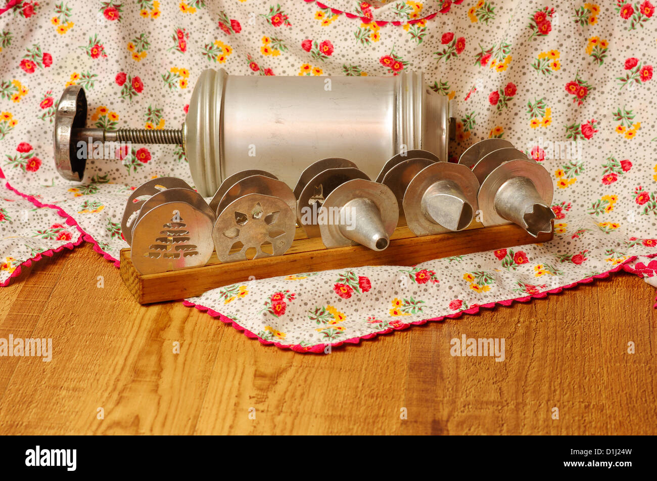 Vintage cookie cutter hi-res stock photography and images - Alamy