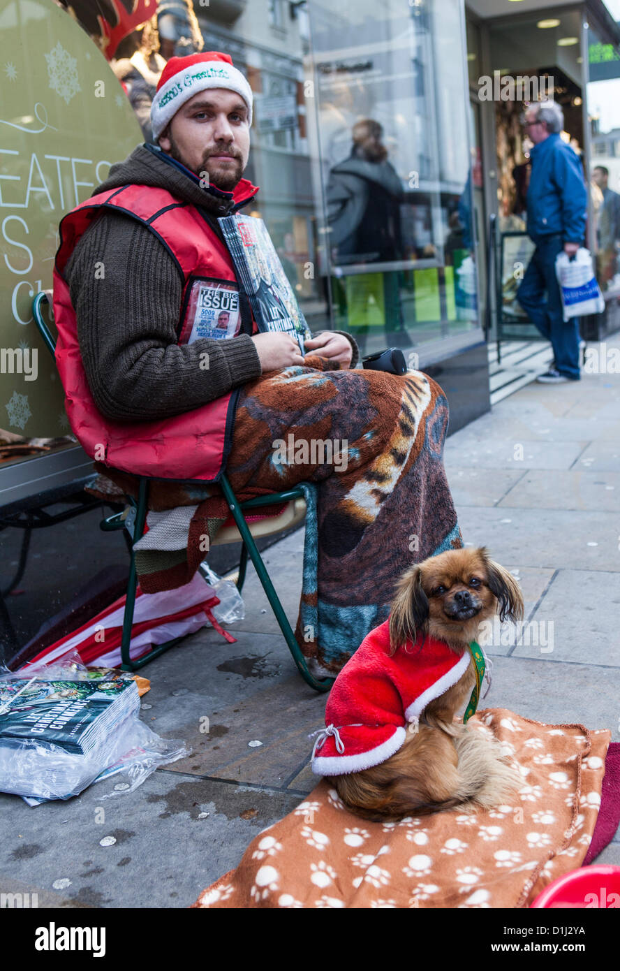 Big issue seller thames hires stock photography and images Alamy