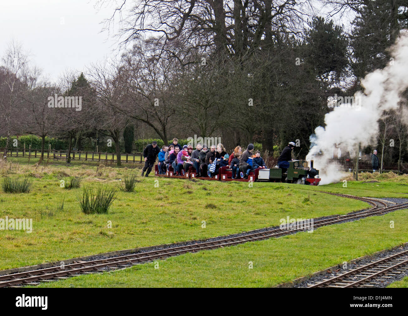 Leyland, UK. 23rd Dec, 2012. Model railway engine needing a little