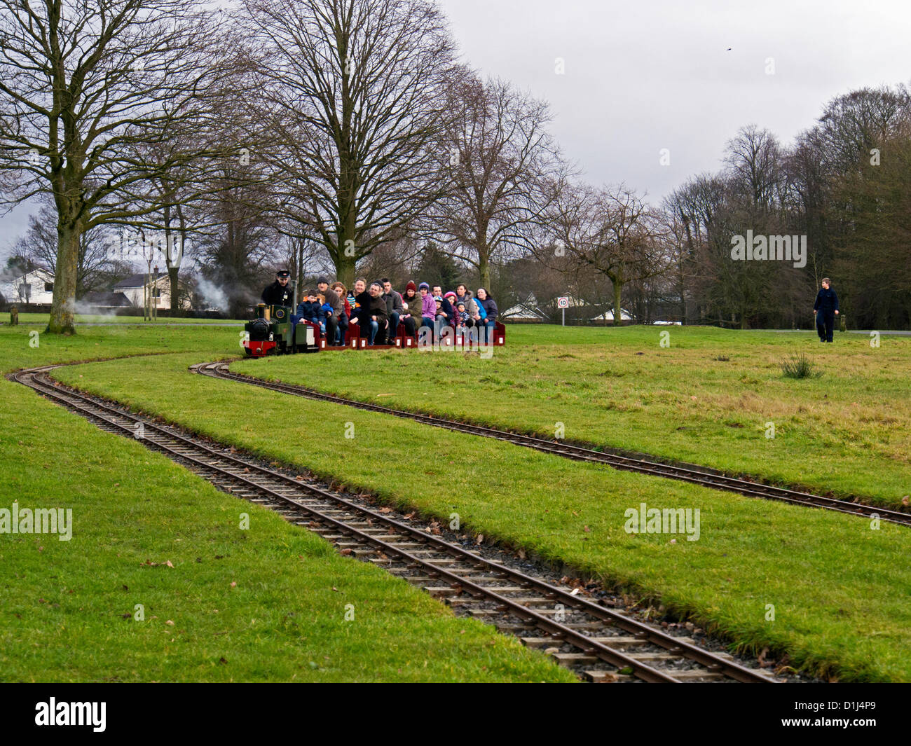 Model train ride on hires stock photography and images Alamy
