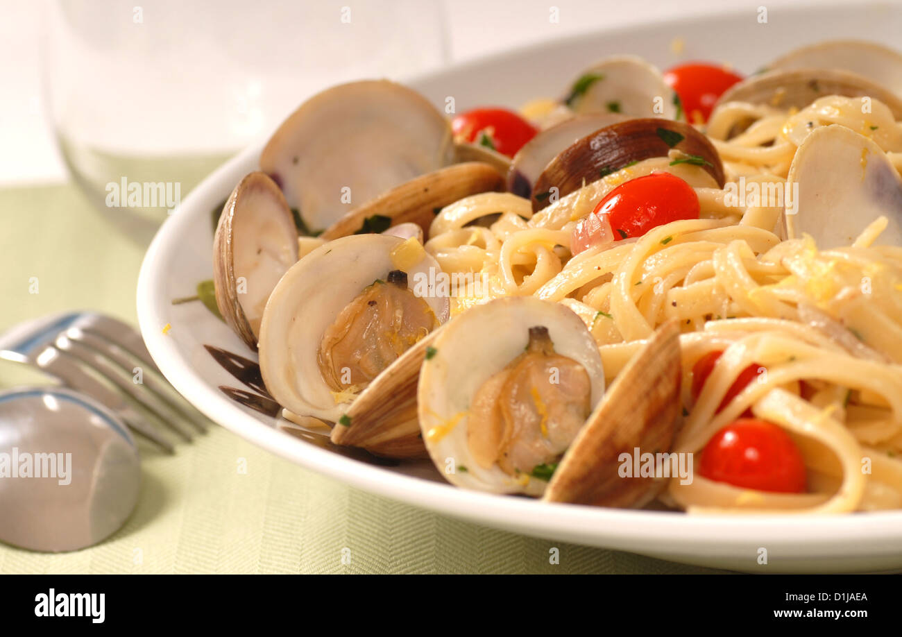 Fresh linguine with clam sauce known as Linguine Vongole Stock Photo