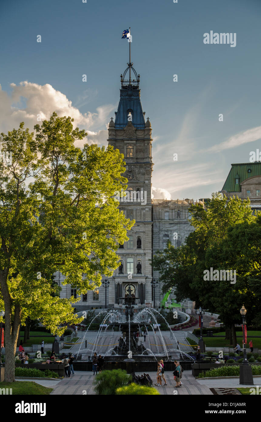 Fontaine de Tourny and the Parliament Building in Quebec City, province of Quebec, Canada Stock Photo
