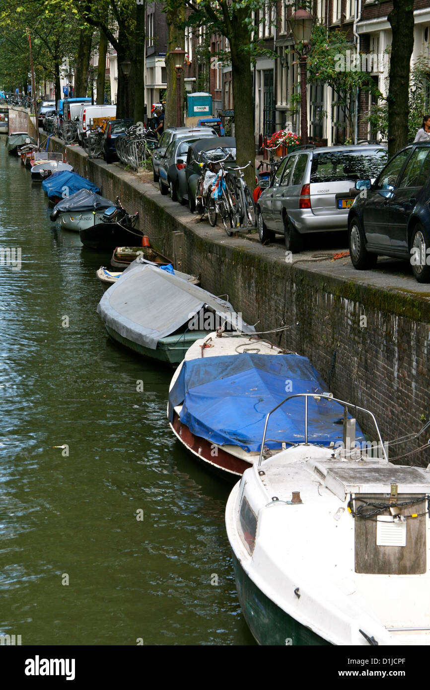 Amsterdam street water channel hi-res stock photography and images - Alamy