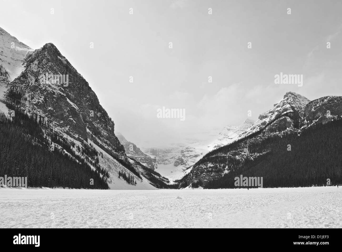 Winter lake louise hi-res stock photography and images - Alamy