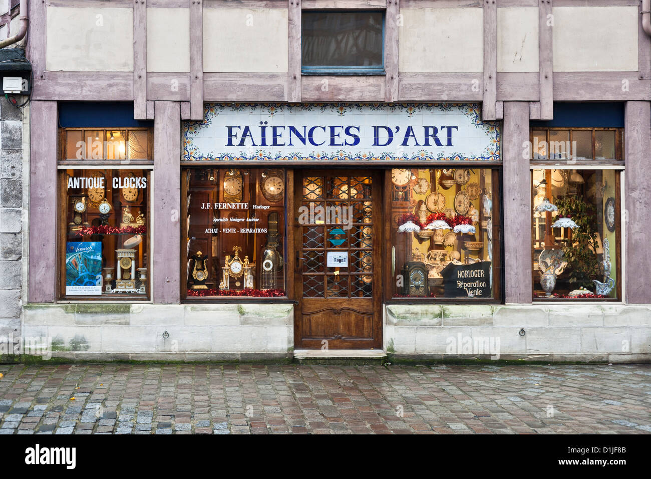 Antique shops in france hires stock photography and images Alamy