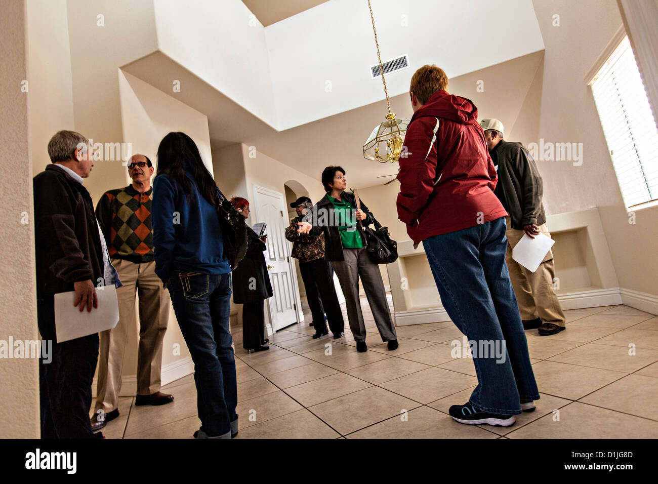 Buyers view a foreclosed home in Las Vegas, NV Stock Photo Alamy