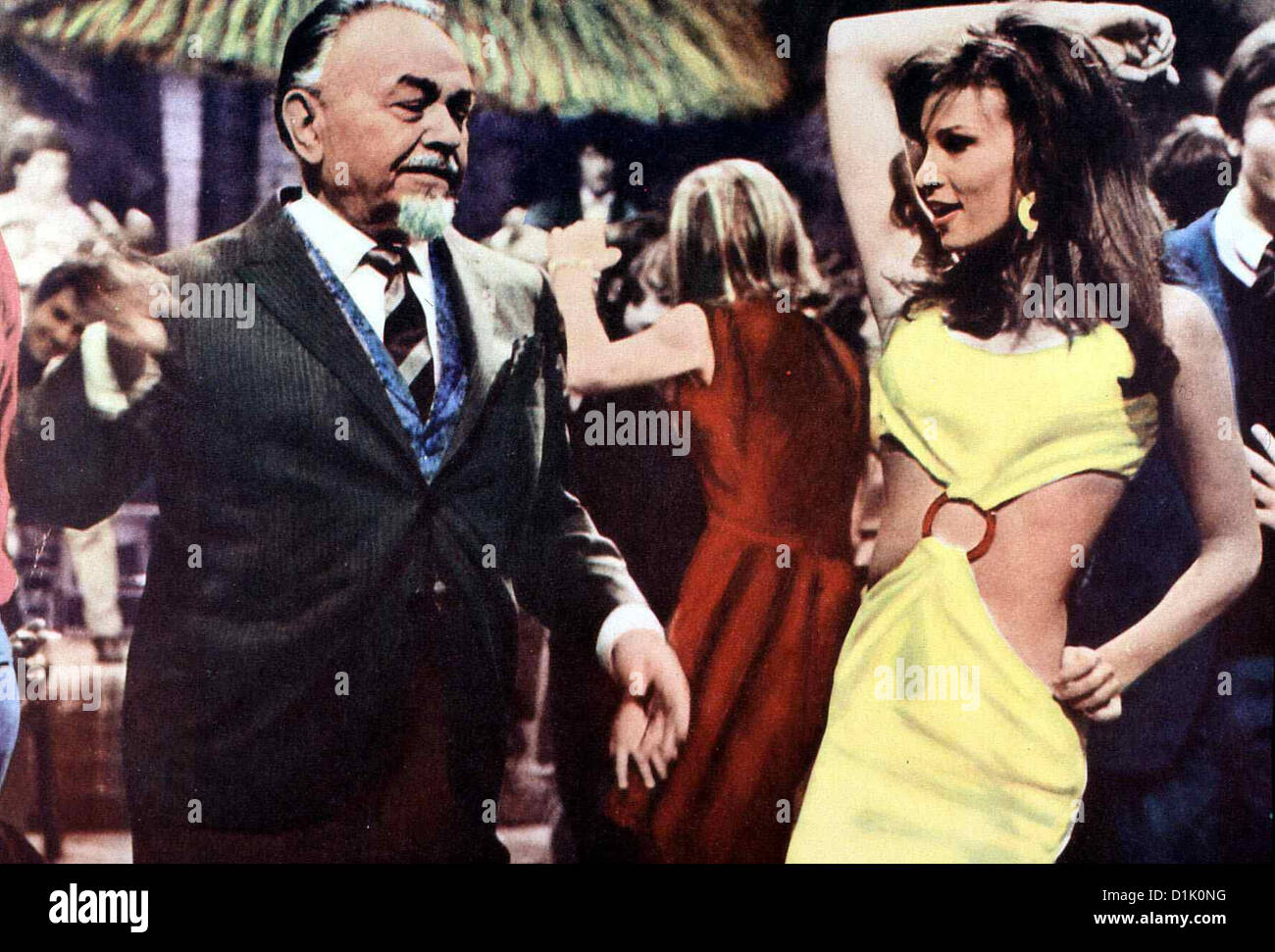 Die Platinbande  Biggest Bundle Them All,  Edward G. Robinson, Raquel Welch Professor Samuels (Edward G. Robinson), der auch Stock Photo