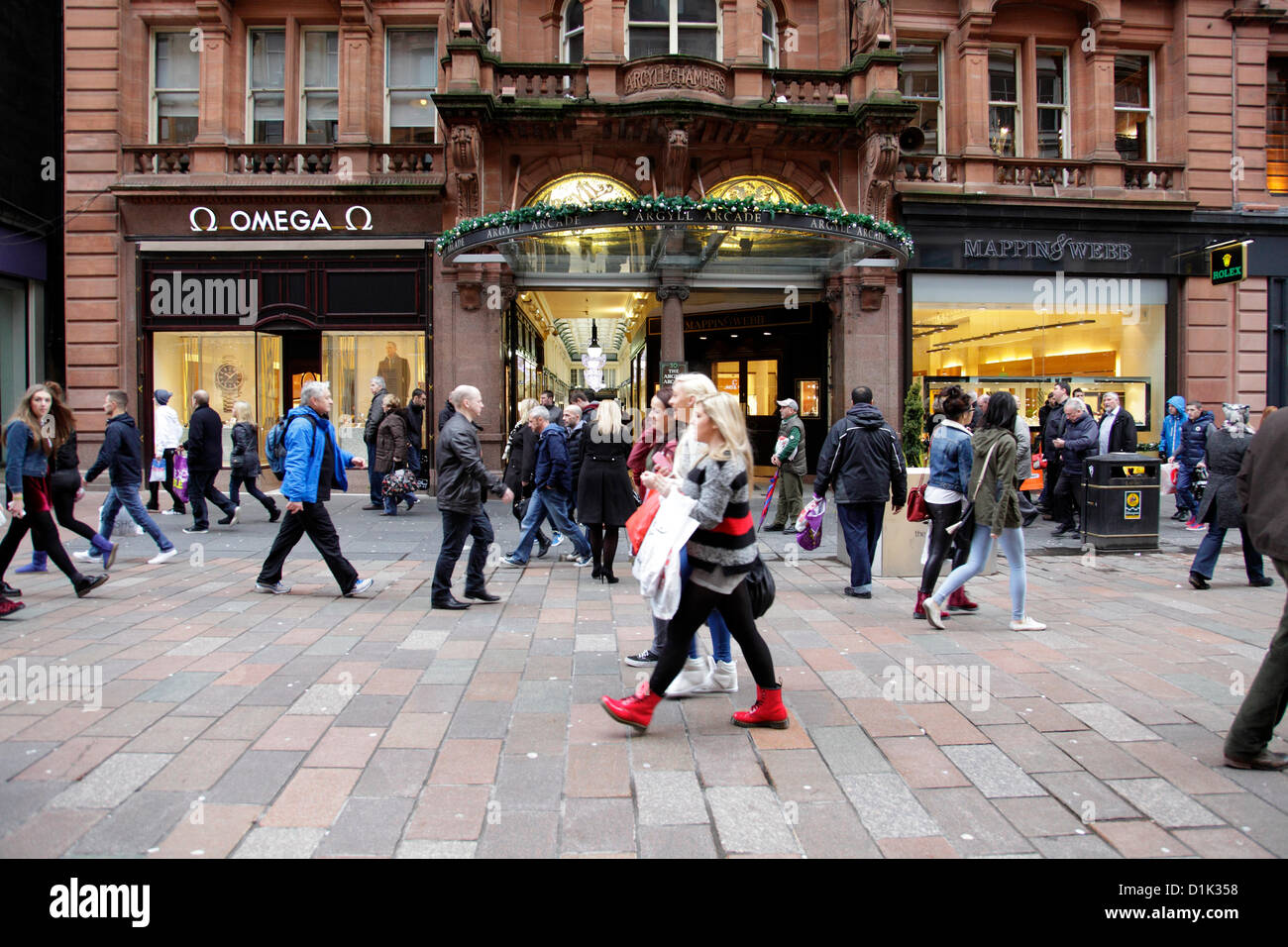 Buchanan Street, Glasgow, Scotland, UK, Wednesday, 26th December, 2012. People shopping at the Boxing Day sales in the city centre beside the Argyll Arcade Stock Photo