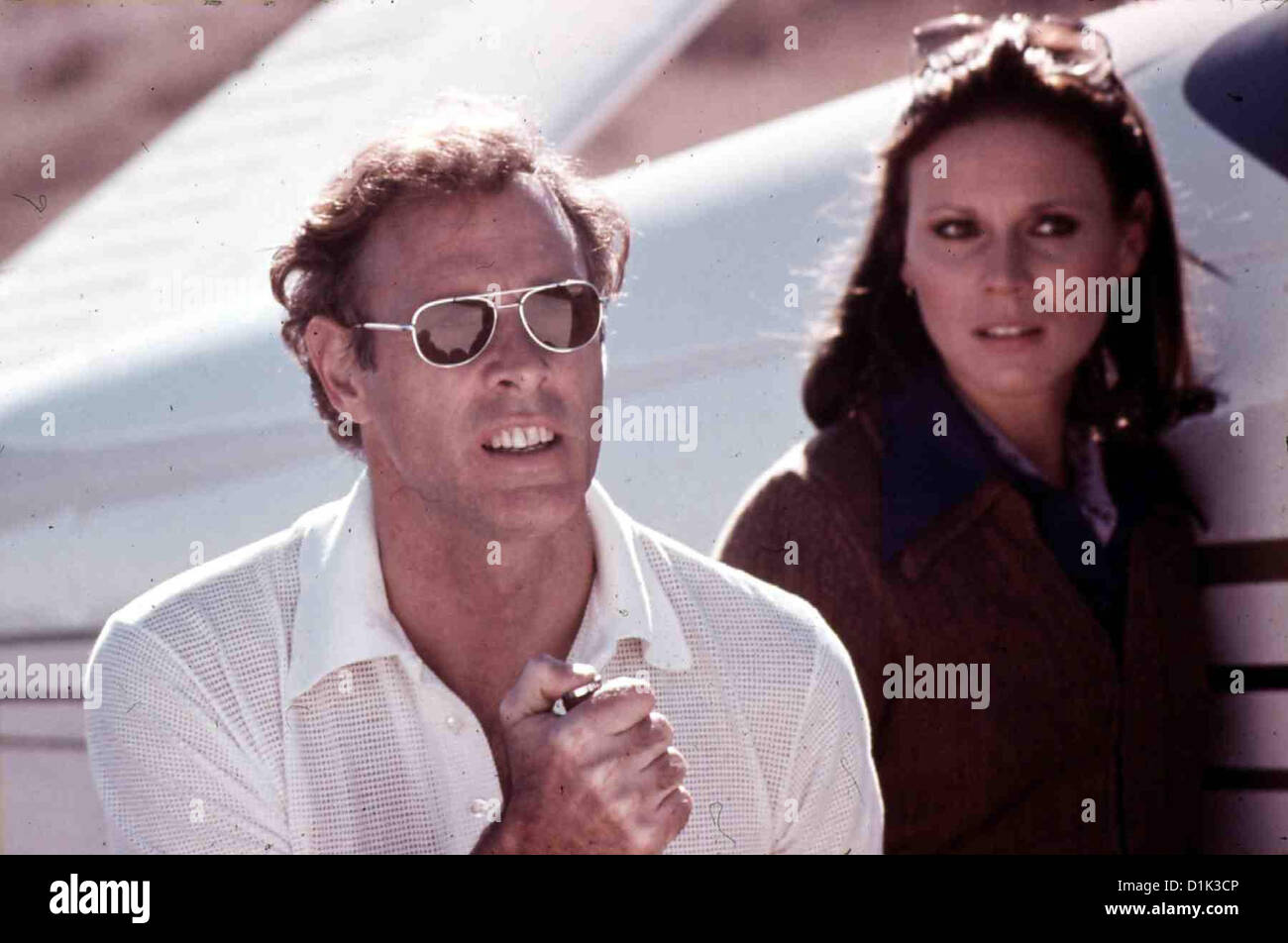 Schwarzer Sonntag   Black Sunday   Lander (Bruce Dern), Dahlia (Marthe Keller)  *** Local Caption *** 1976  -- Stock Photo