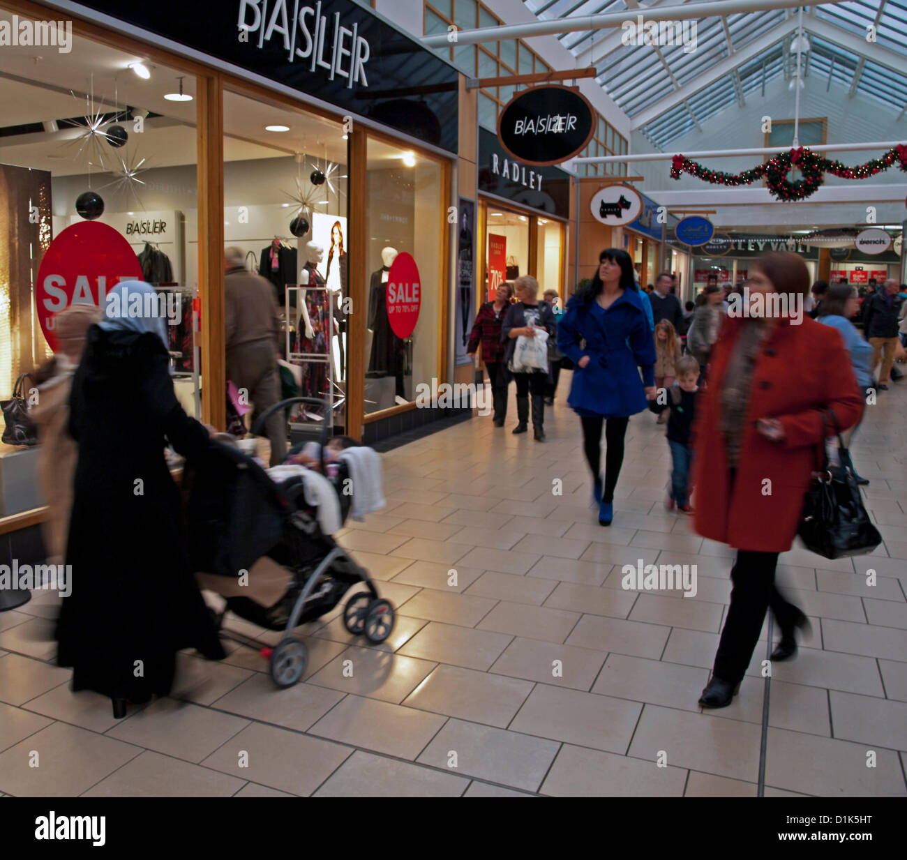 York designer outlet uk hi-res stock photography and images - Alamy