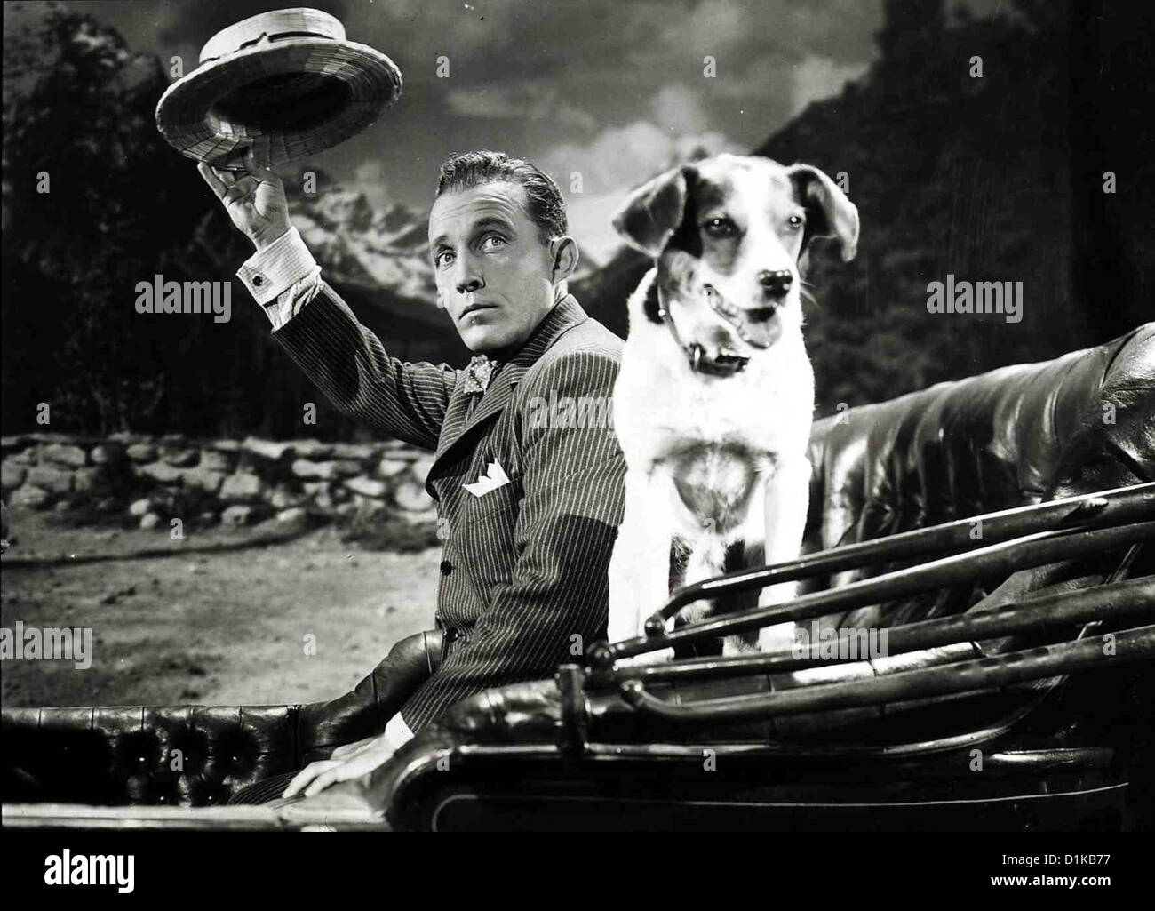 Kaiserwalzer   Emperor Waltz   Bing Crosby Aber dank Virgils (Bing Crosby) Hund ... *** Local Caption *** 1948  -- Stock Photo