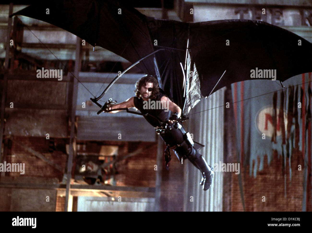 Flucht Aus L.A.   Escape From L.A.   Snake Plissken (Kurt Russell) *** Local Caption *** 1996  Paramount Stock Photo