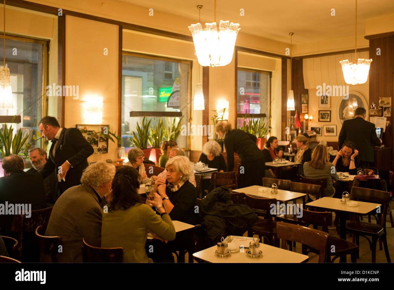 Österreich, Wien IV, Cafe Korb, Tuchlauben 10 Stock Photo - Alamy