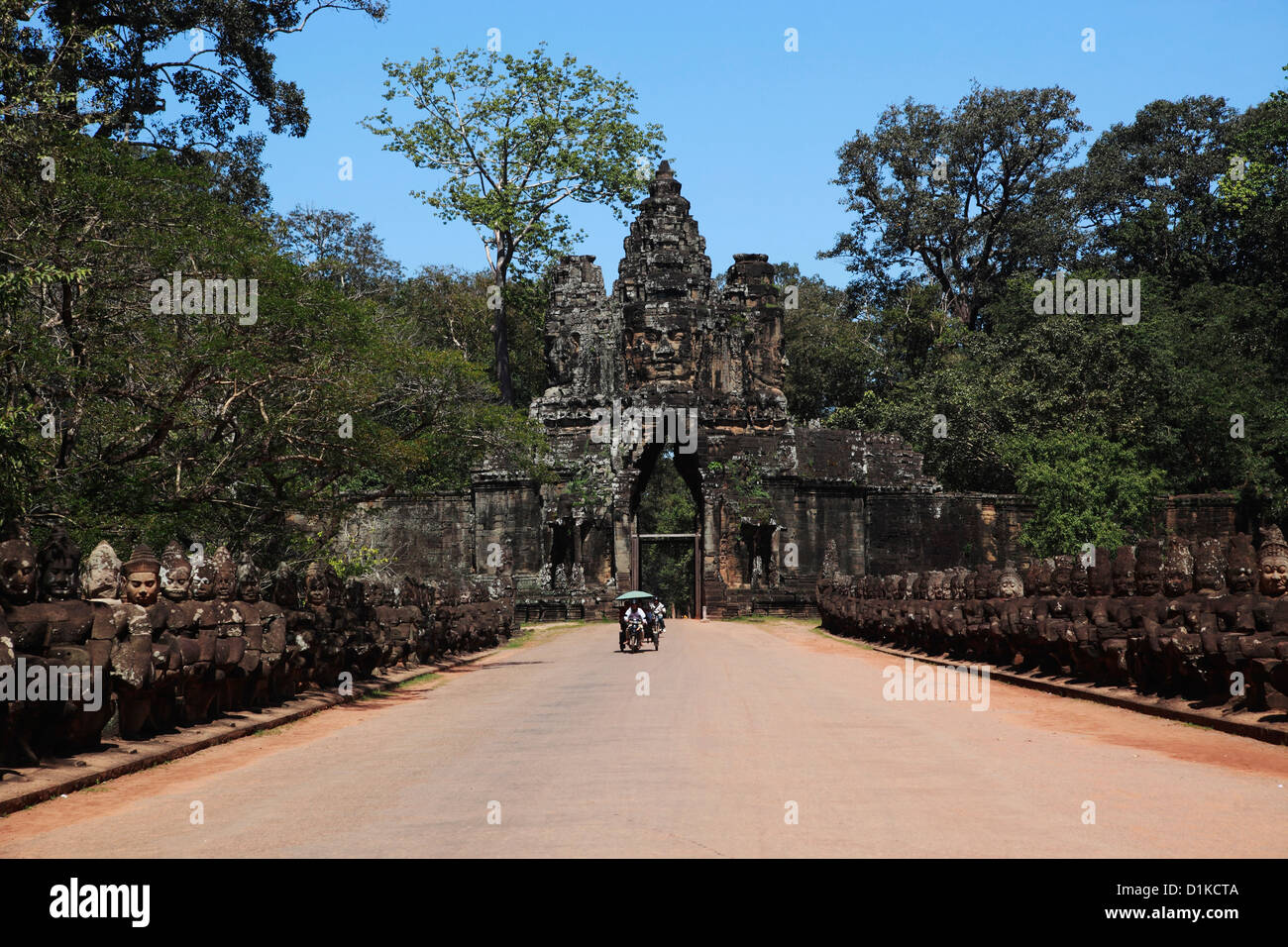 Trishaw on the road to Angkor Wat, Cambodia Stock Photo